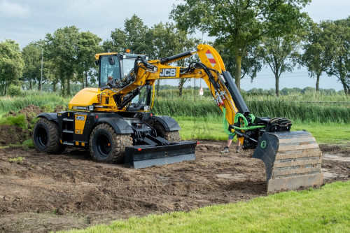 JCB Evax Compact Days 2024 16